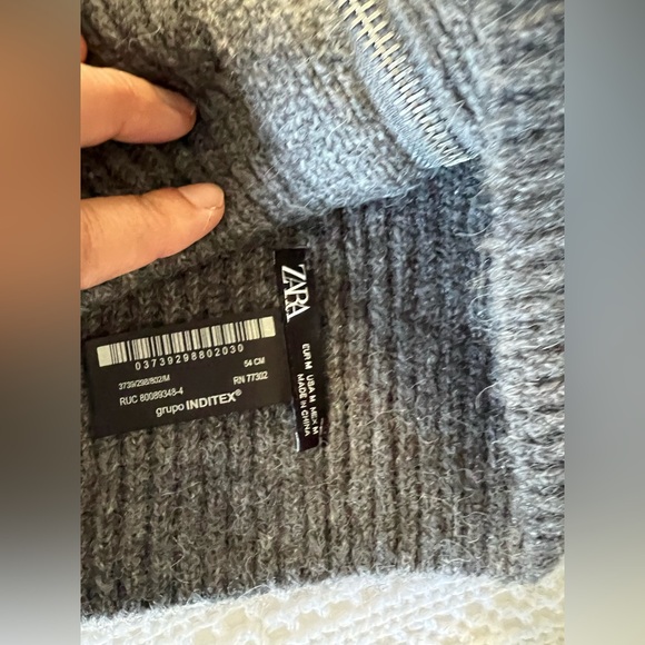 Grey beanie - Picture 8 of 9